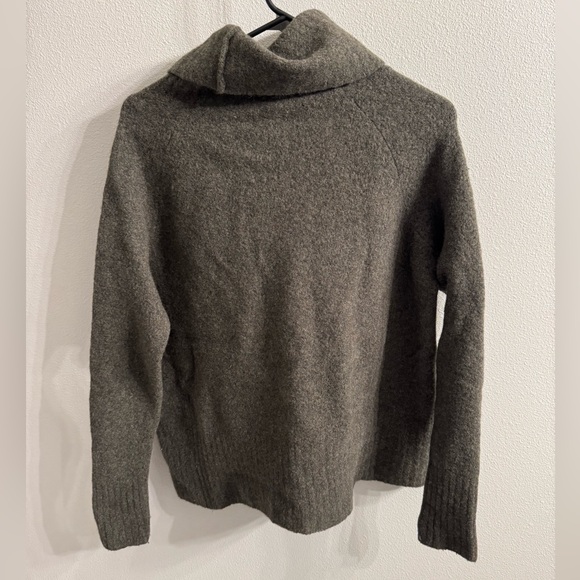 Aritzia Plutarch Sweater - Picture 2 of 5